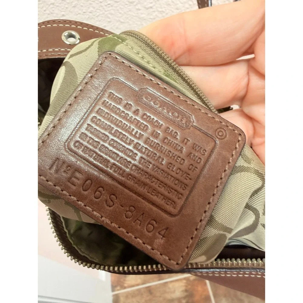 Coach Hampton Demi Baguette East West Brown Leather Vintage Premium Shoulder Bag